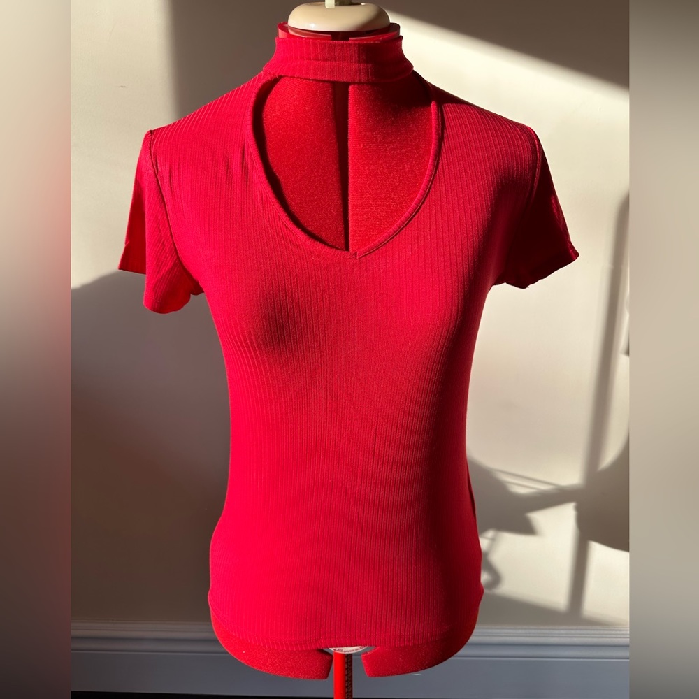 Fun red top